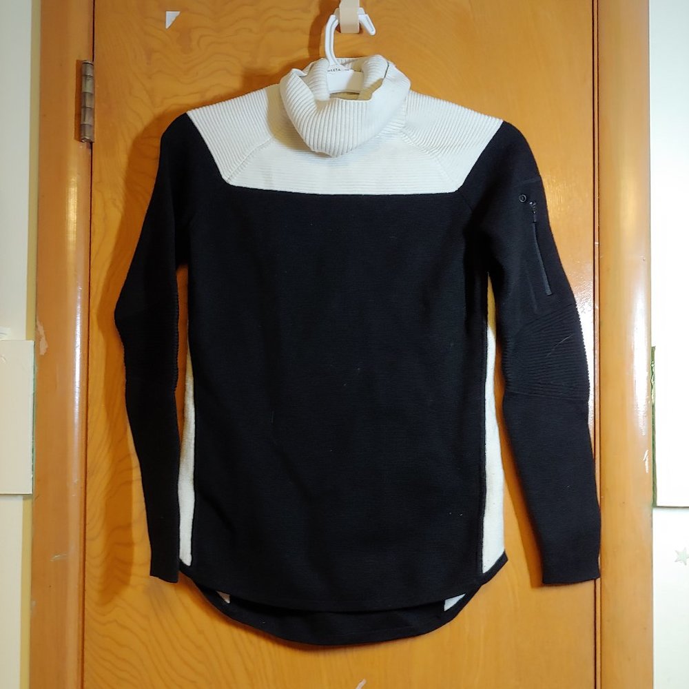 Athleta Merino blend sweater